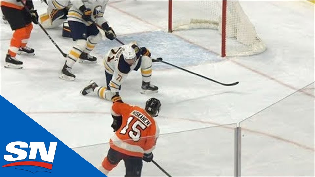 Matt Niskanen Scores Easy Goal After Beautiful Kevin Hayes Pass