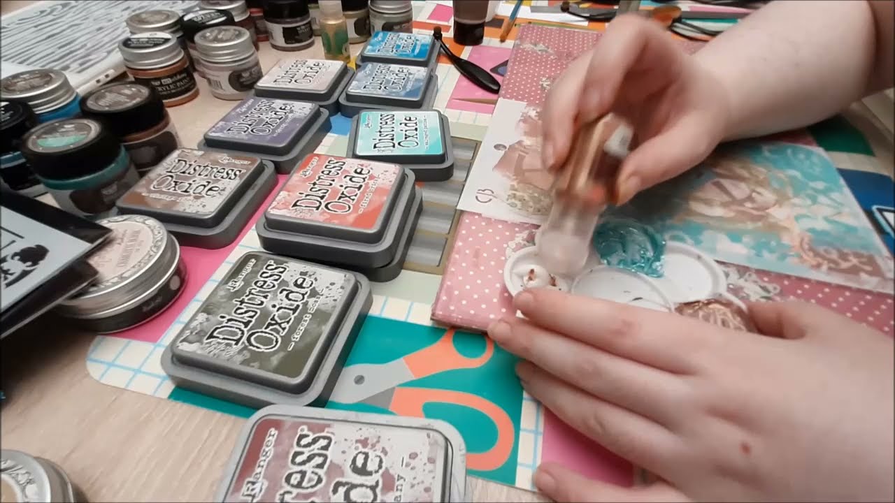 Tuto - créer un fond avec et sans stencil et avec les encres distress oxide