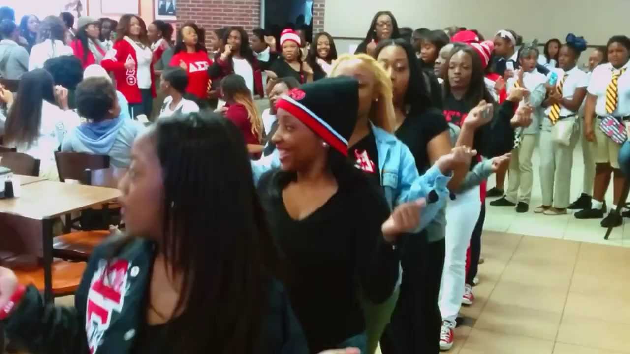 Delta Sigma Theta Strolling 2014