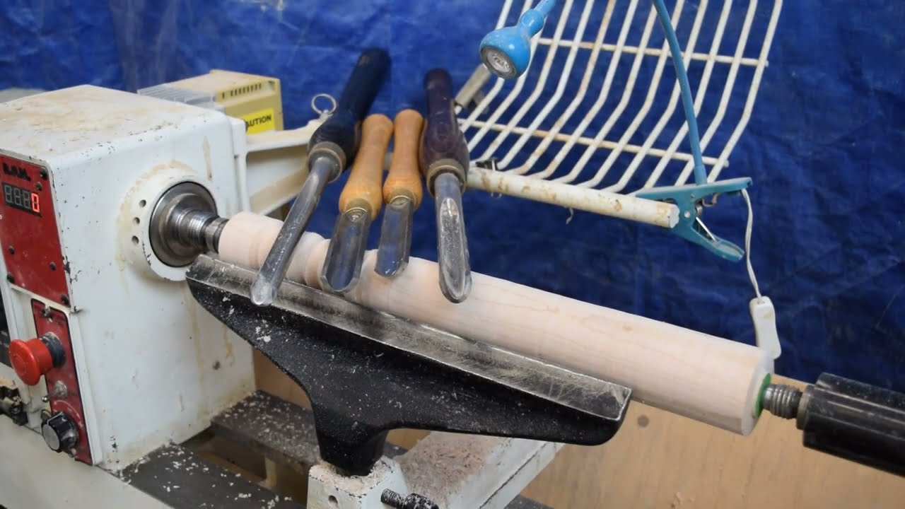 Bowl Gouge vs. Spindle Roughing Gouge: Understanding the Difference Between a Bowl and Spindle Gouge