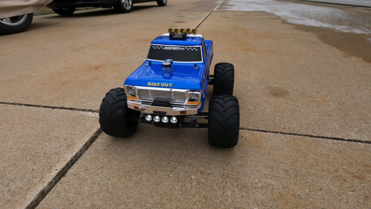 Traxxas Bigfoot Goes BRUSHLESS!! 😱 VXL-3S Brushless Speed Run! 🚀