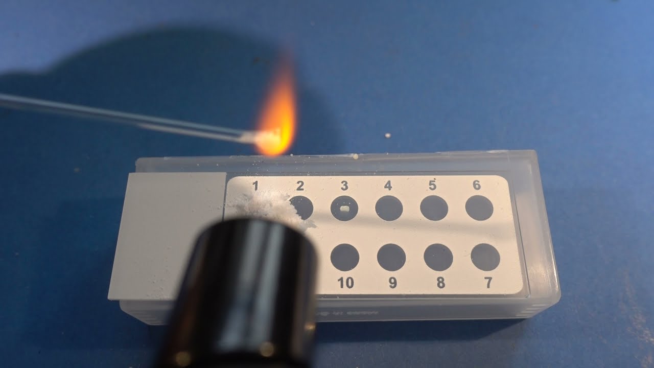 LAB in a DROP Die Phosphorsalzperle im LAB in a DROP Versuch