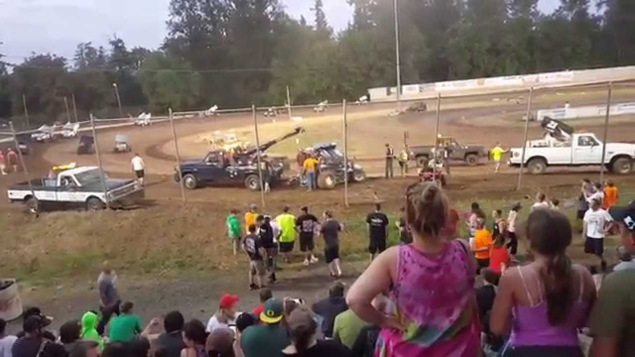 Cottage Grove raceway 4th of July 2015 wreck