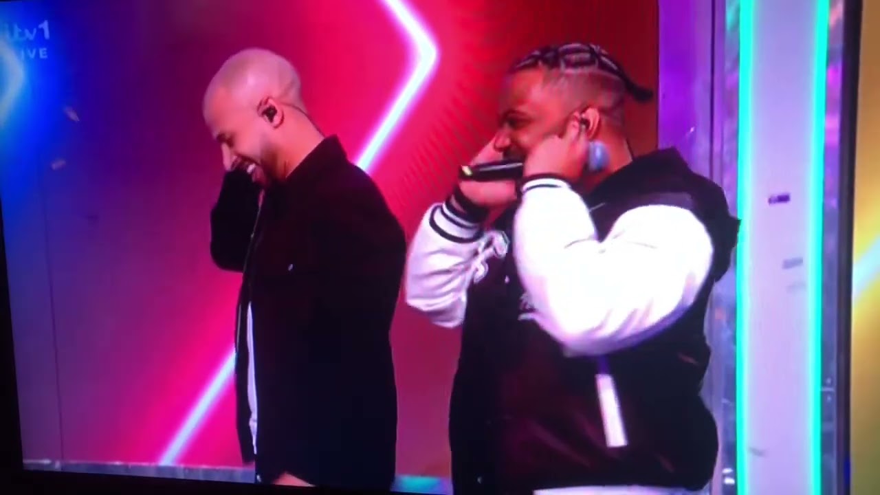 Sam Thompson  & JLS singing Everybody in love on Saturday night take away