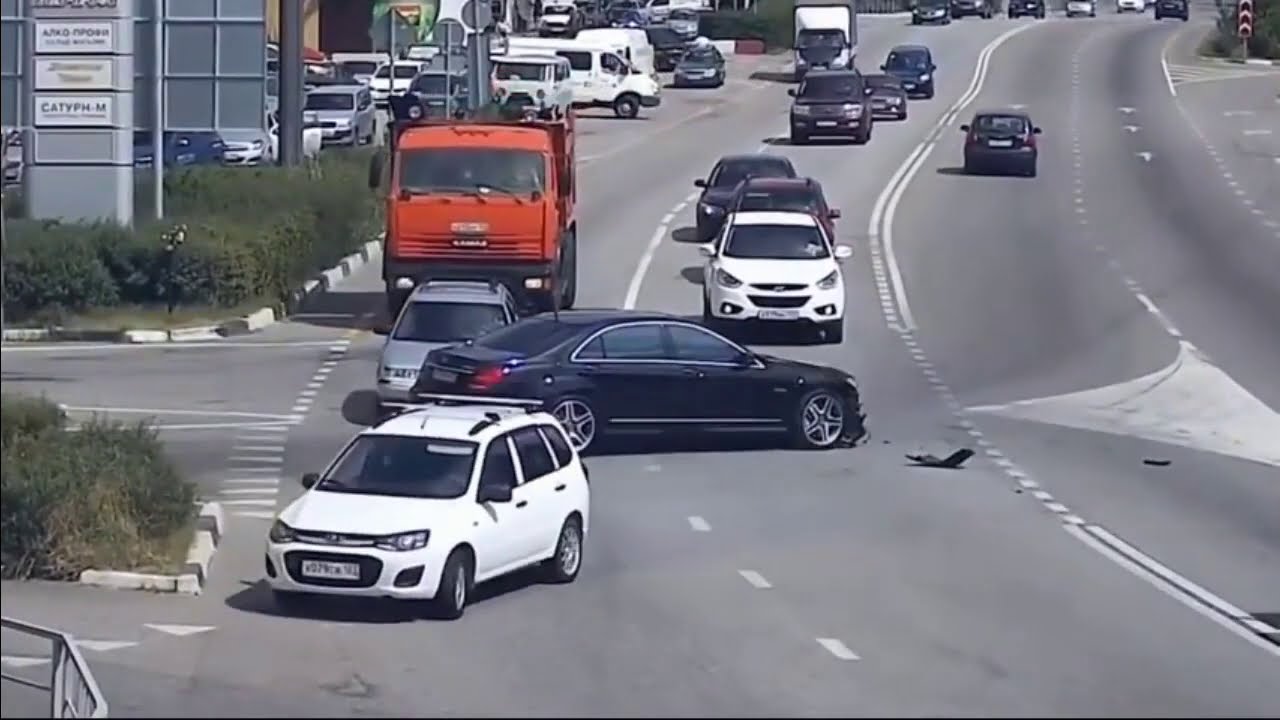 Car Fails and Crash Compilation 2020 Best of #01