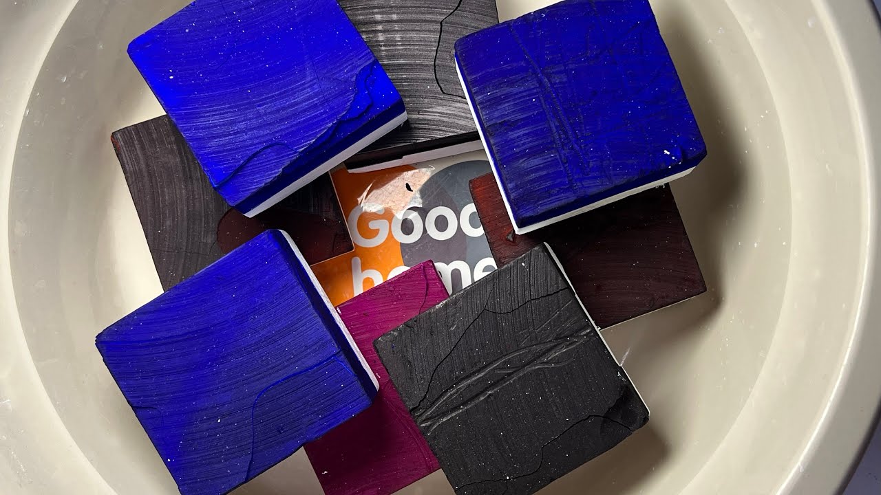 Dyed dusty & flaky gym chalk ｜ ASMR ｜So satisfying