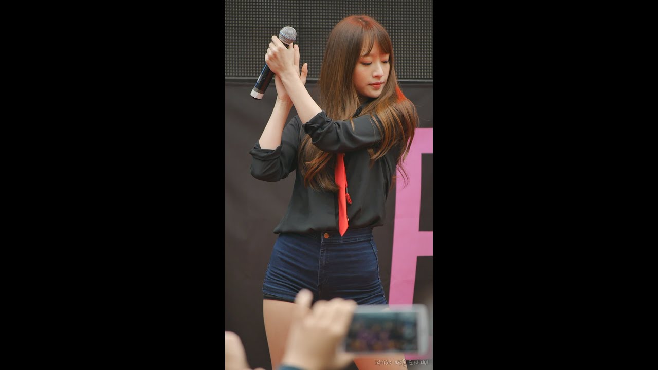 [60fps] 141130 EXID 하니 'Whoz That Girl' 직캠 @명동 게릴라콘서트 3/4