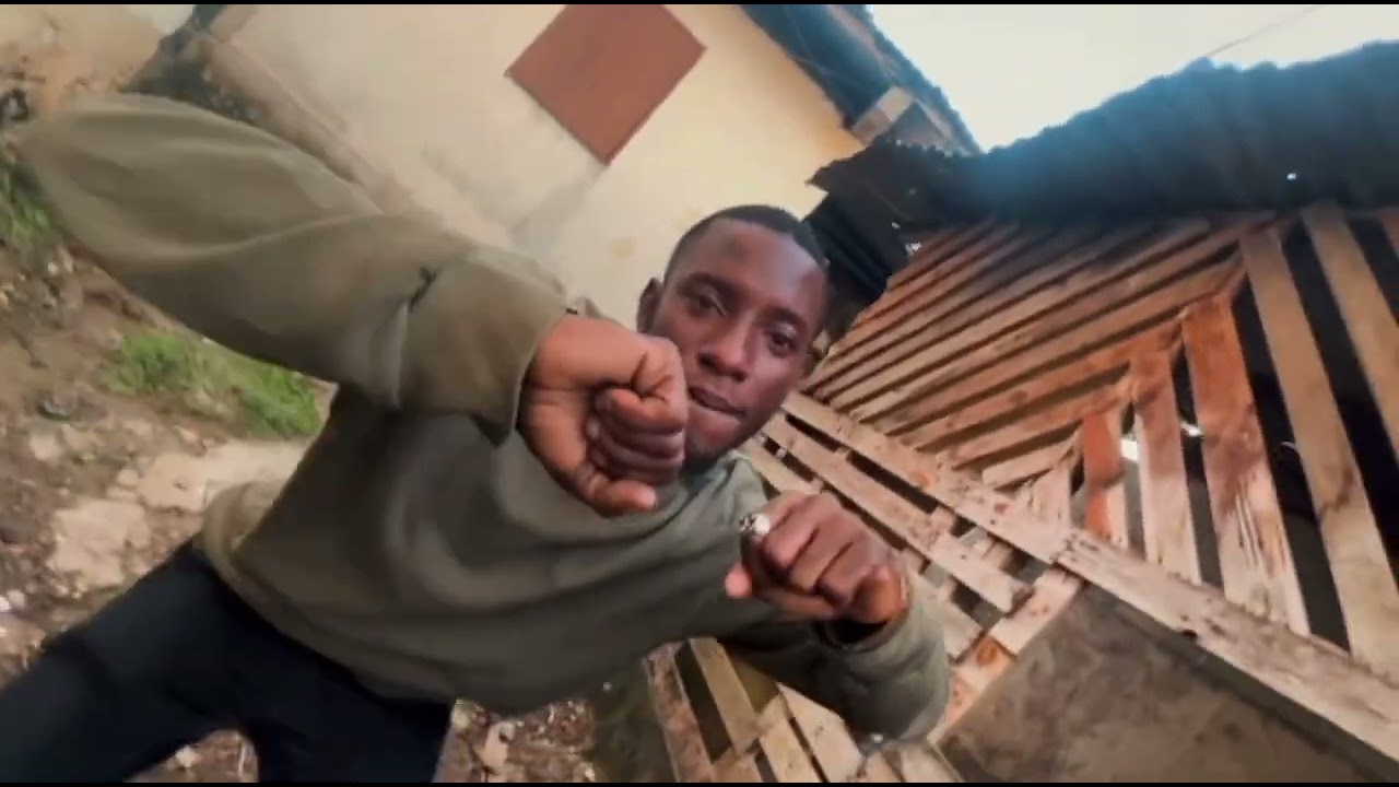 ELIKA OXMOZ-MAMAN A PR&Eacute;PAR&Eacute;(clip vid&eacute;o officiel)
