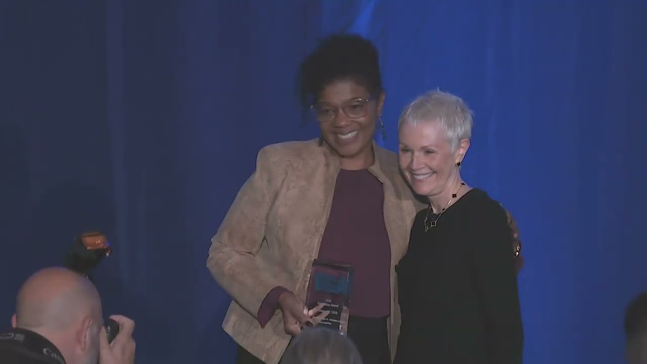 Anne Lazar Accepts the 2025 Daniel L. Goodwin Watchdog Award
