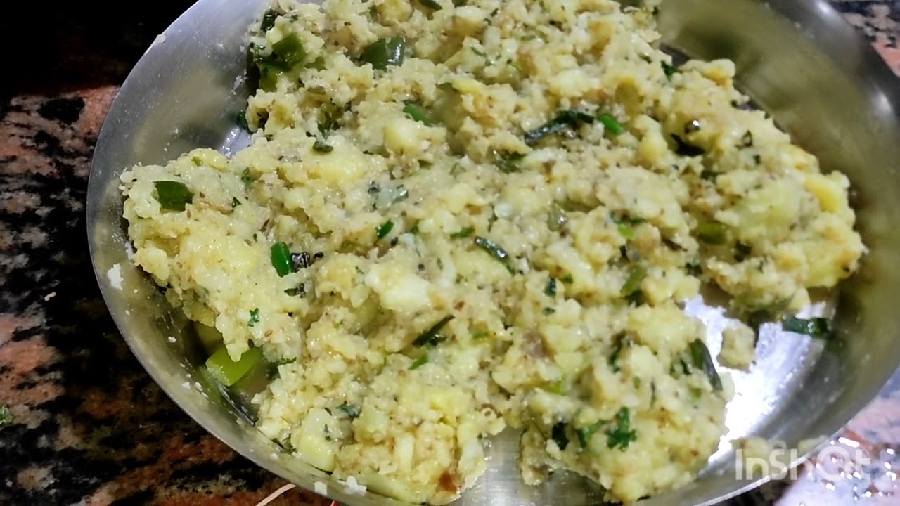 শীতকালে গরম গরম🔥 আলুর পরোটার রেসিপি😋 সাথে ছিল ধনে পাতার চাটনি 😋🥰 #subscribemychannel #cooking 👨‍🍳🍲
