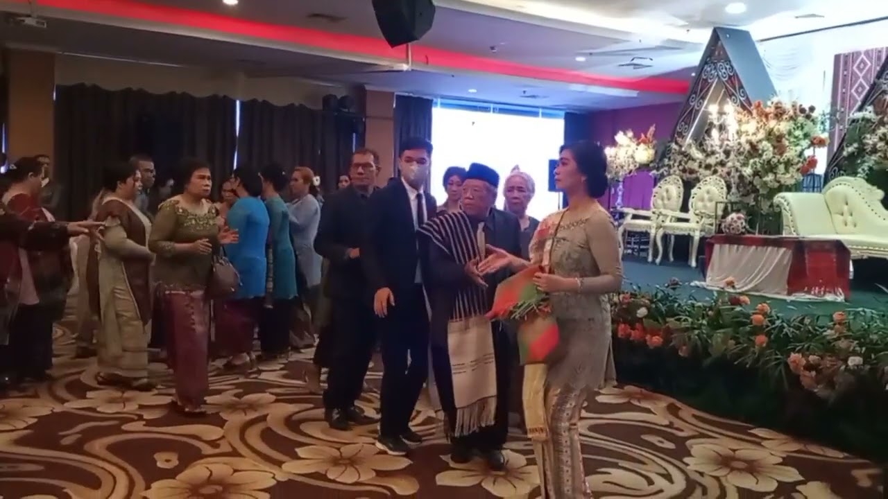 Saat Pakpahan Hutanamora menjadi tulang di pesta ibebere 