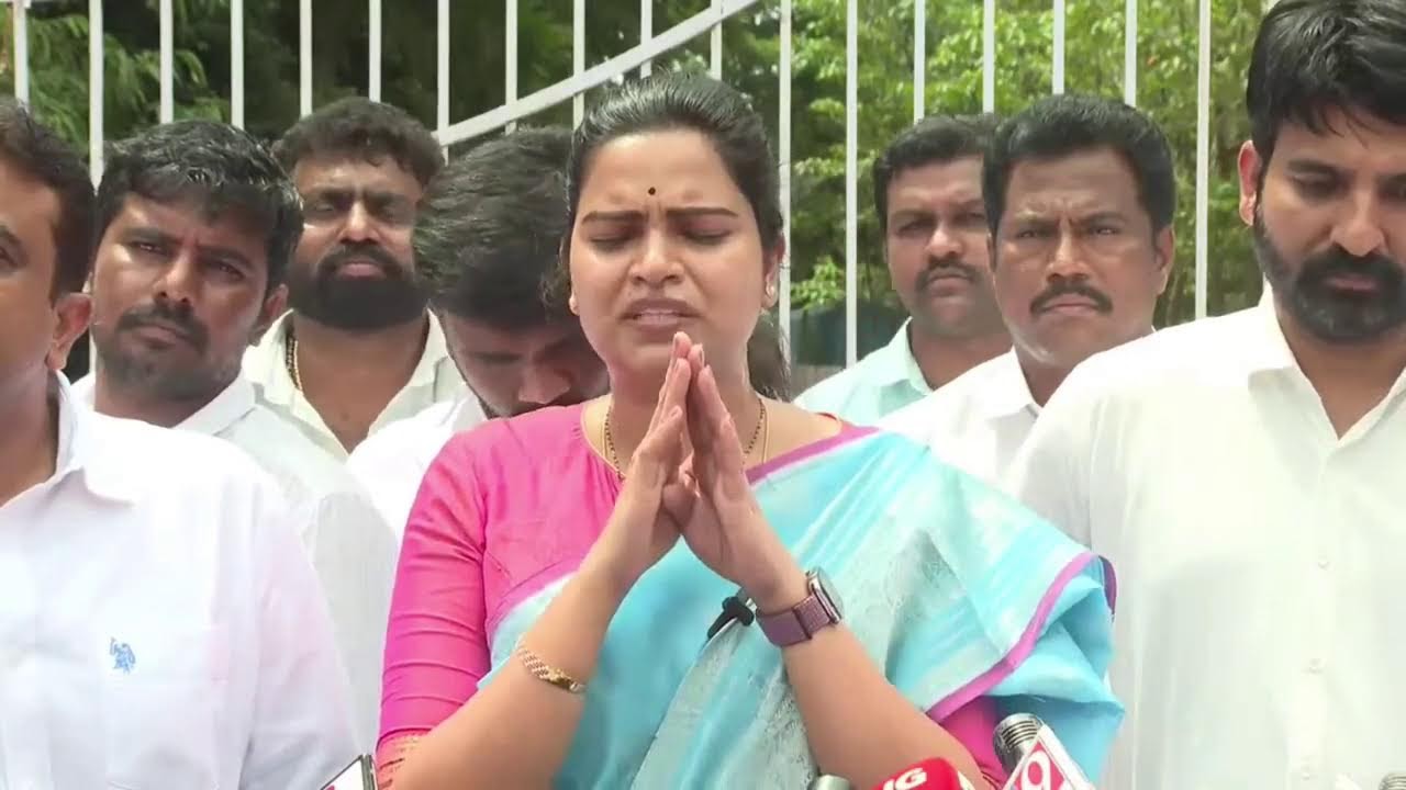 LIVE: YSRCP Leaders Meet Palnadu District SP at Narasaraopet