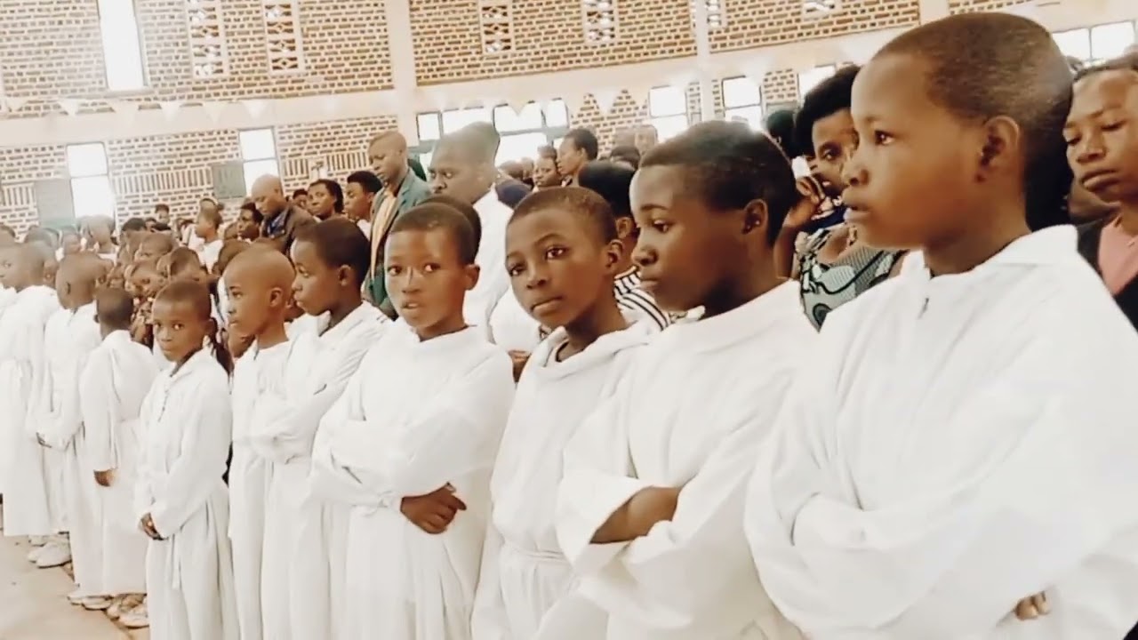 RATA SIYONI: INDIRIMBO YANDITSE AMATEKA IMYAKA ISAGA 124 ITAZWI/WICIKWA GIRA AMATSIKO NAWE UYIGE