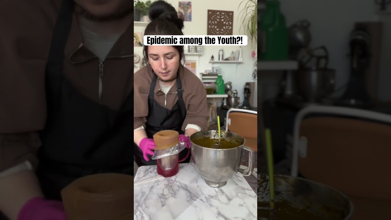 Henna Artist Responds to 💩 Comments #henna #mehndi #sarcasm