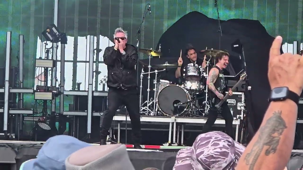 Filter - “Hey Man Nice Shot” Live at Welcome to Rockville 2025
