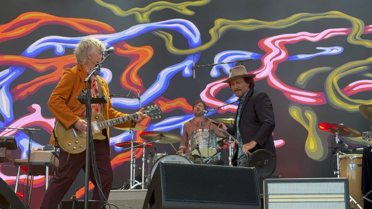 Crowded House and Eddie Vedder “I Got You” 09/27/24 Ohana Festival, Dana Point, CA