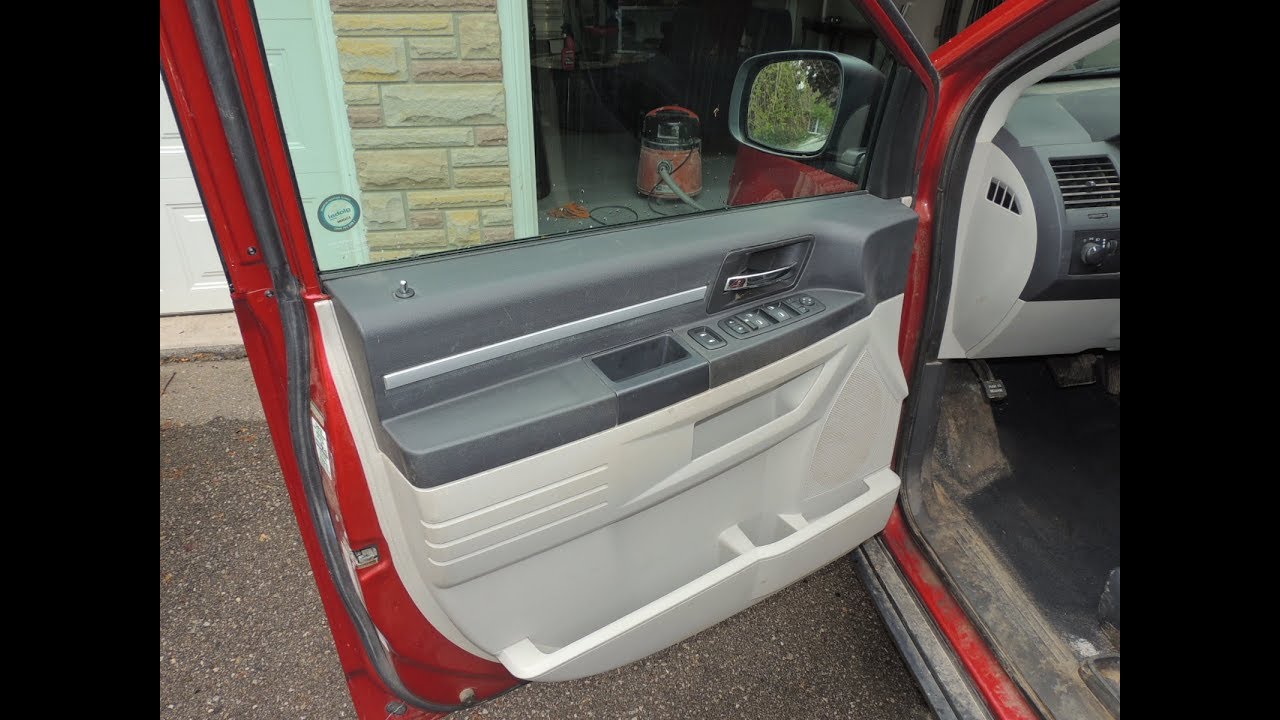 Remove The Door Panel Dodge Caravan / Volkswagen Routan 08 to Present