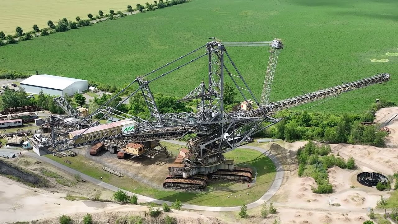Bergbau Technik Park  Leipzig ,Schaufelradbagger 1547 und Absetzer 1115