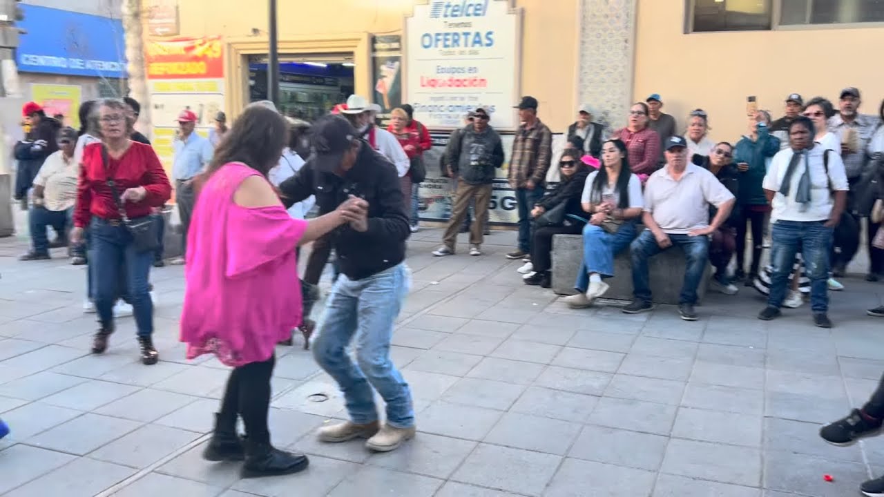 El Se&ntilde;or bailador 🕺y sus pasos originales 👍 en Chihuahua 