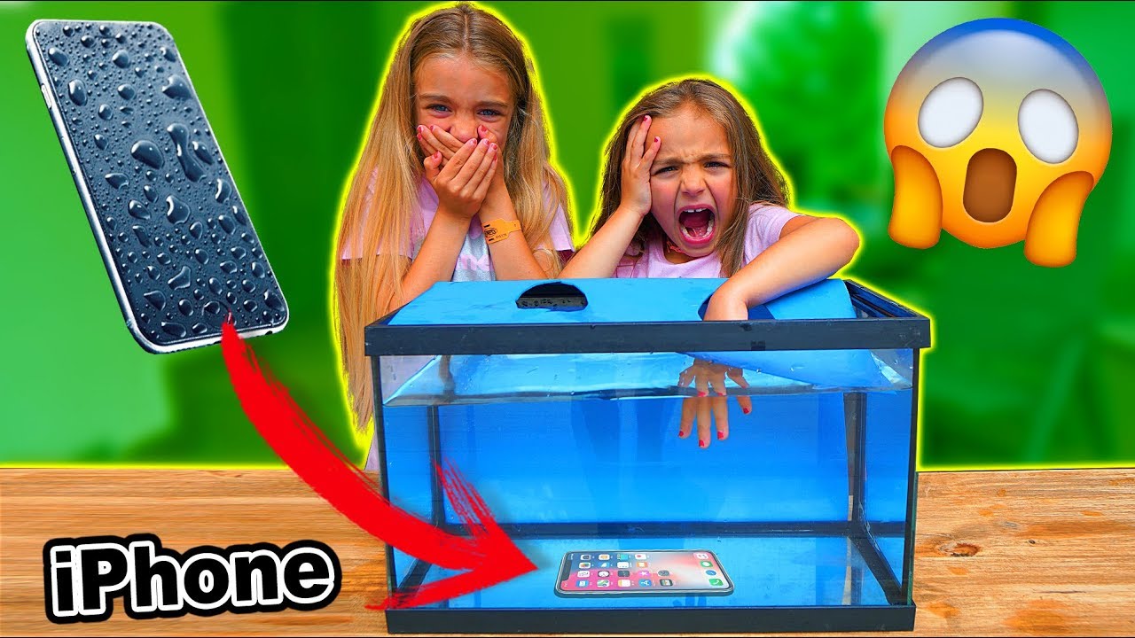 QUE HAY EN EL ACUARIO? WHAT'S IN THE AQUARIUM CHALLENGE!! IPHONE X UNDERWATER Las Ratitas