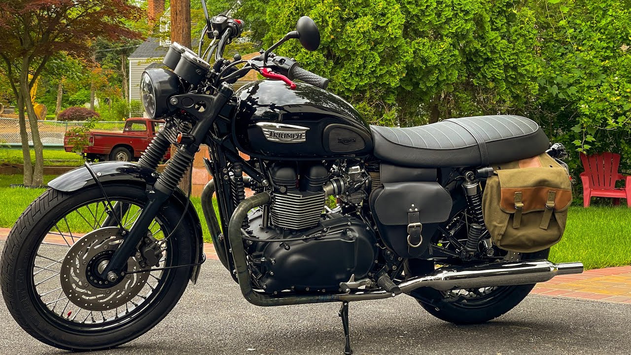 How to do Oil Change properly for a Motorcycle by yourself - Triumph T100 Bonneville Oil Change