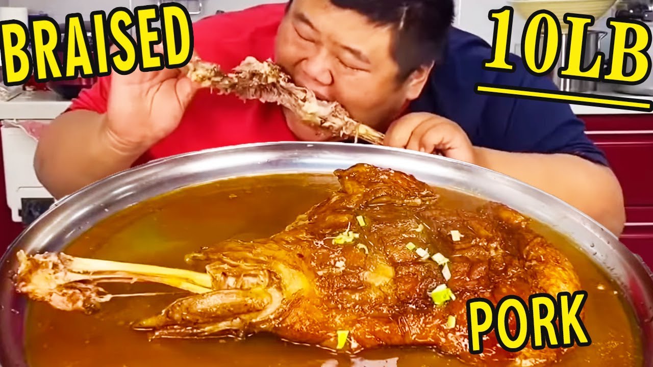 Fat brother cooks 10 pounds of braised leg of lamb, a mouthful of wine and a mouthful of meat