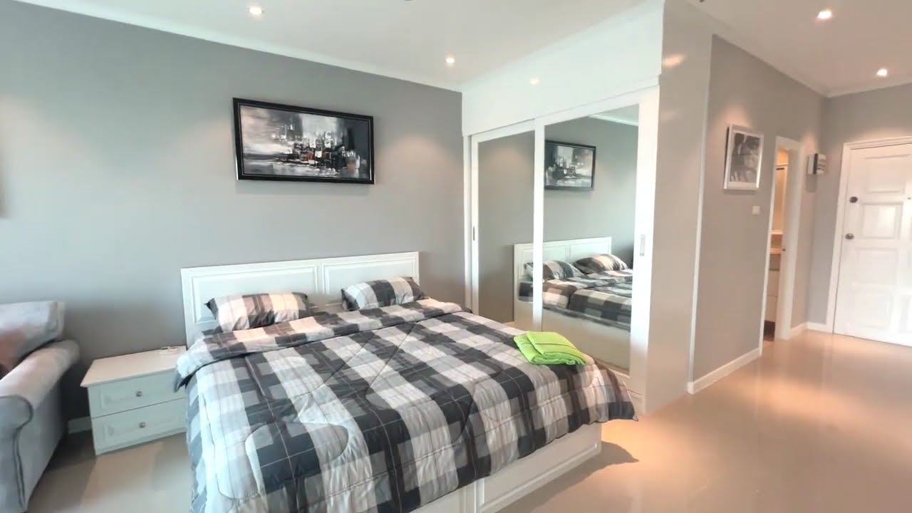 View Talay 5 Jomtien Pattaya Property - sea view studio for sale or rent