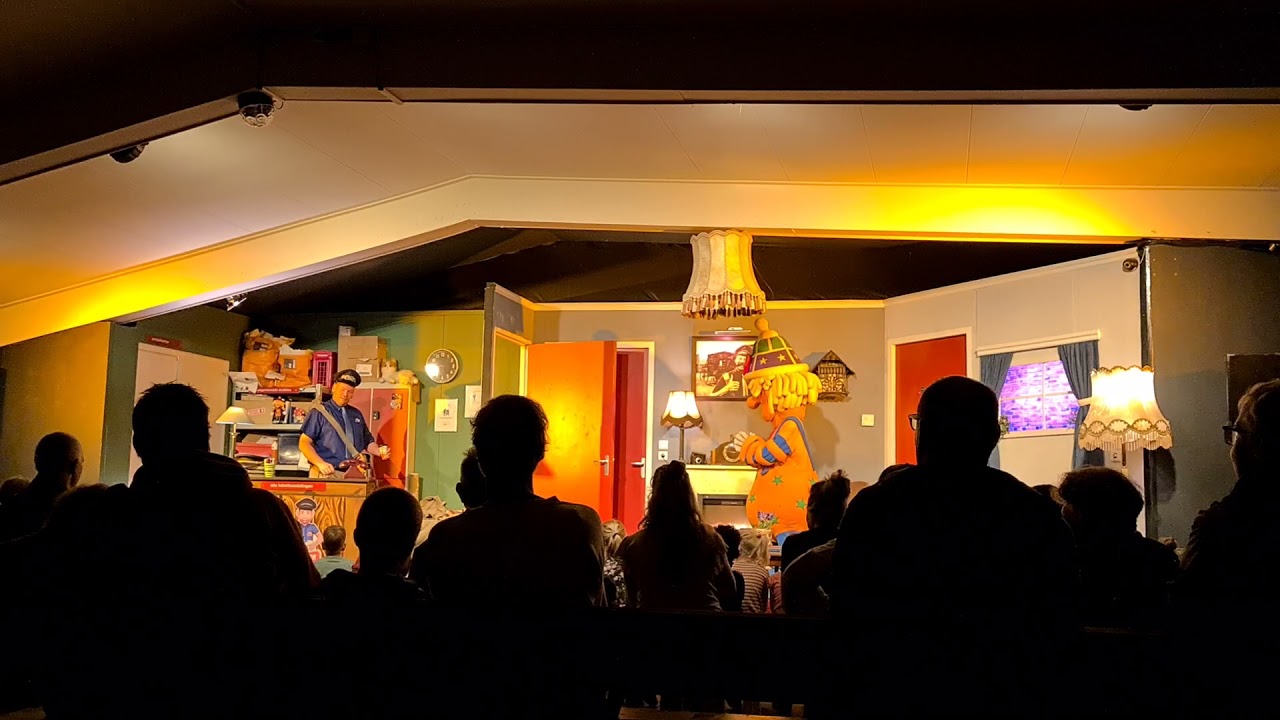 Postbode Pelle (Show) Attractiepark de Waarbeek 2021