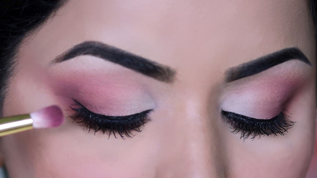 How to Apply and Blend Eyeshadow Like A Pro | Step-By-Step for Beginners