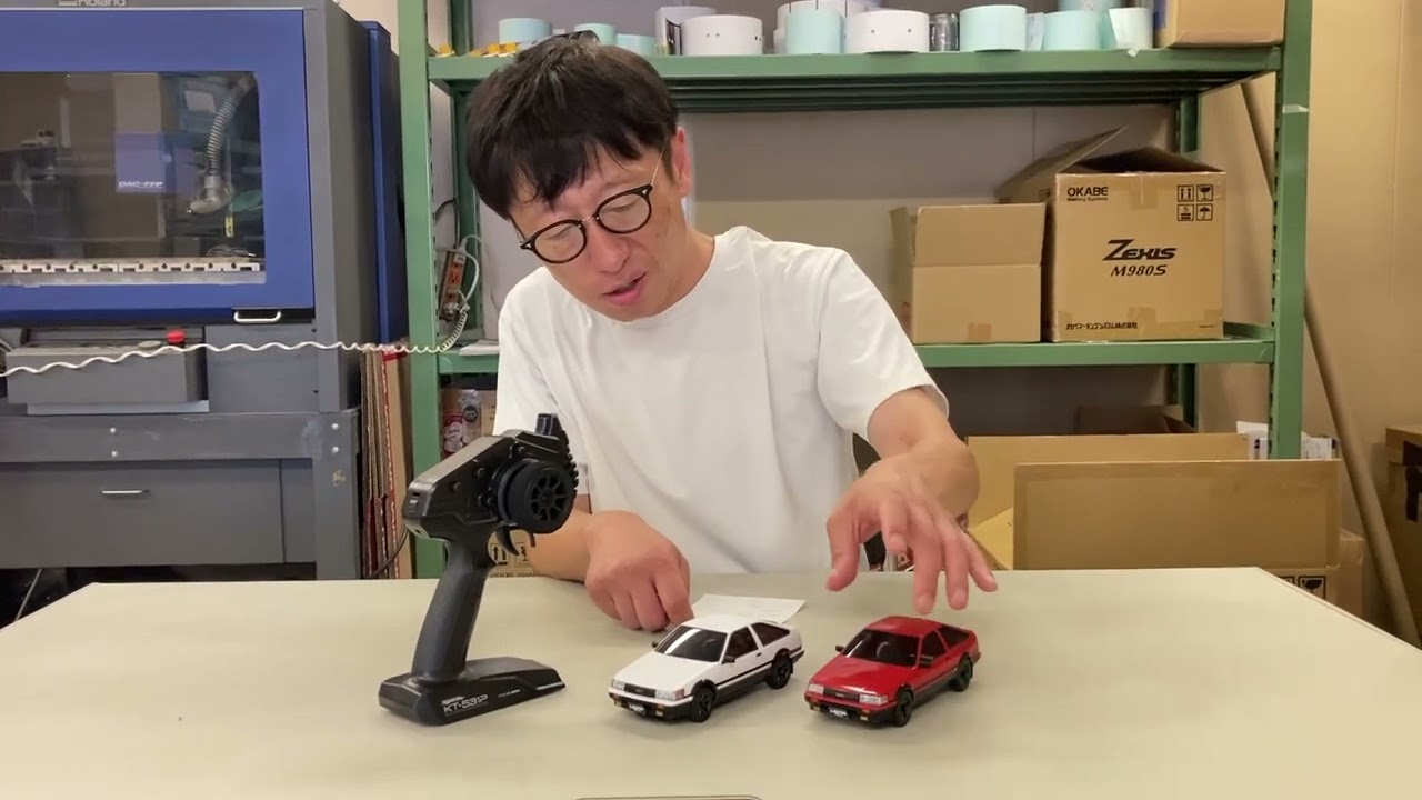 ミニッツAWD カローラレビン AE86を紹介しています。   HD 1080p