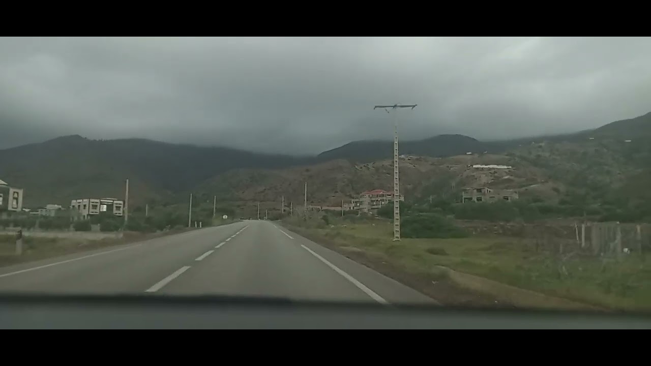 الله يكون في  عوان هاد المناطق السكنية مع سوء الأحوال الجوية