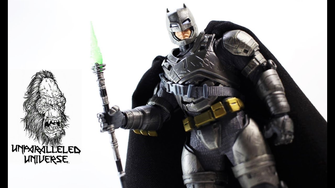 San Diego Comic-Con 2016 Exclusive Mezco One:12 Collective Armored Batman Action Figure Review