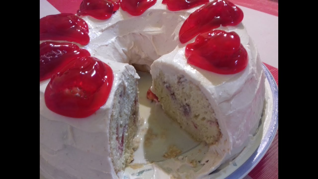 ¡Facilísimo! Rosca de Fresa en 3 leches,  con betún de Queso Crema y Mermelada de Fresa, Deliciosa!!