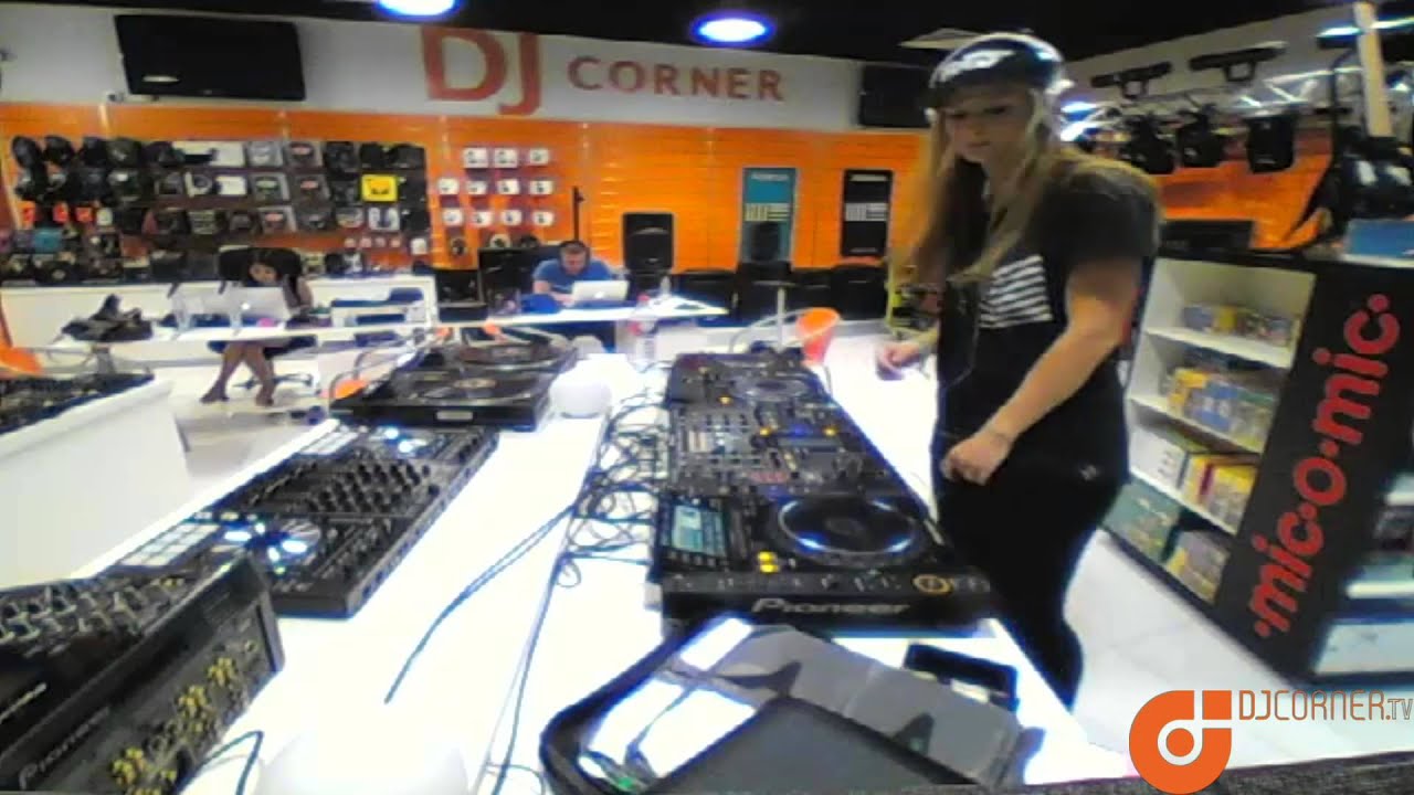 DJ Sarah Lawrence LIVE IN DJ CORNER TV