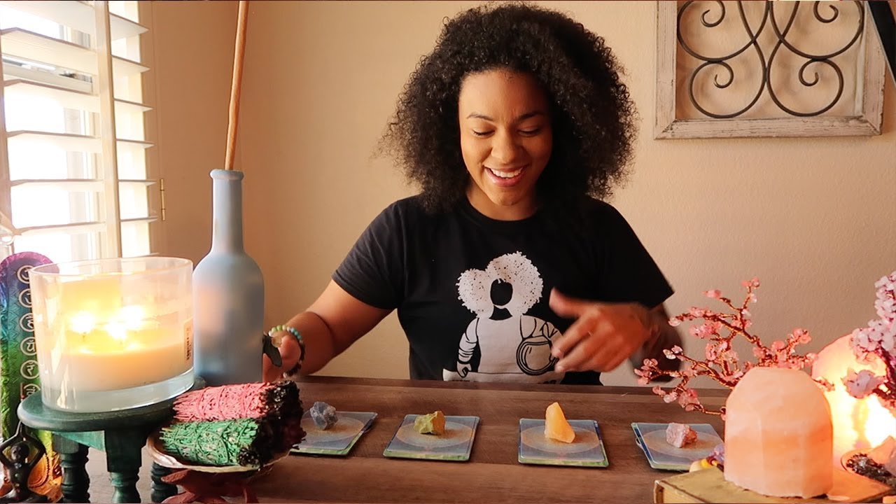(Pick A Card)  - WHO IS CONSTANTLY THINKING ABOUT YOU? 🤔💕