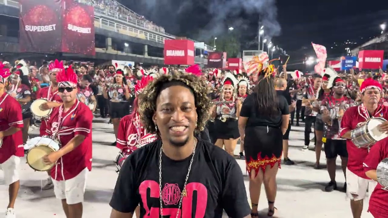 Bateria da Unidos de Bangu no ensaio técnico para o carnaval 2025