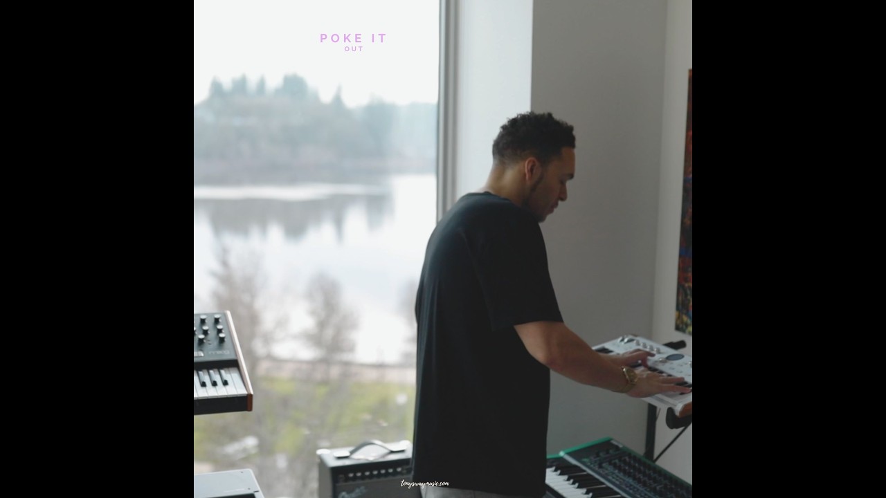 Making a Smooth Beat with the Astro Lab 37 Synth - RNB type Instrumental (Poke it Out_