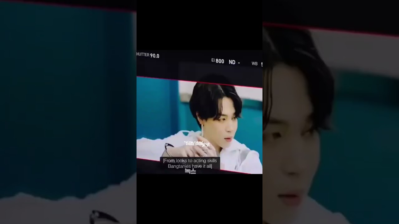 Jimin showing advantage of being tiny 🤣