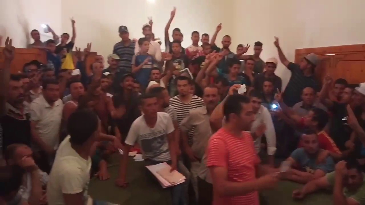 خطير جداً رئيس جماعة سيدي يوسف بن احمد بإقليم صفرو يعترف إنه قم بتسليم 20 مليون سنتيم لكل أعضاءه