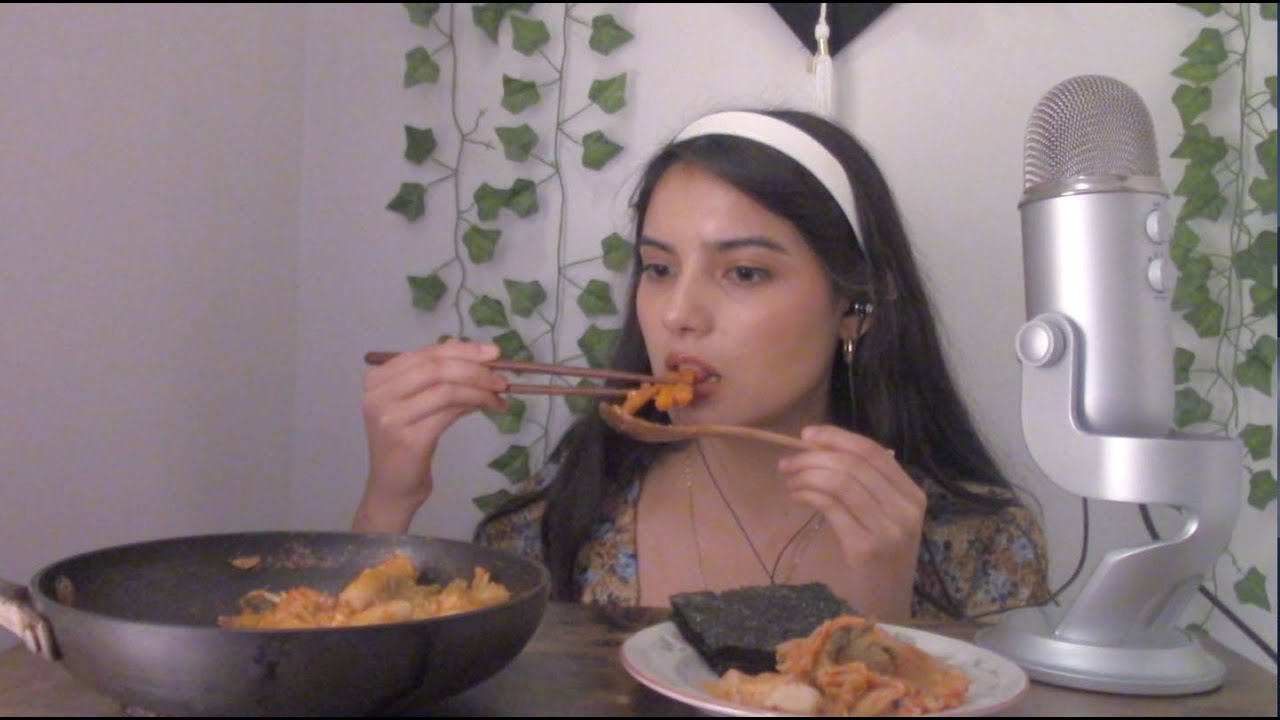 ASMR Eating Tteokbokki