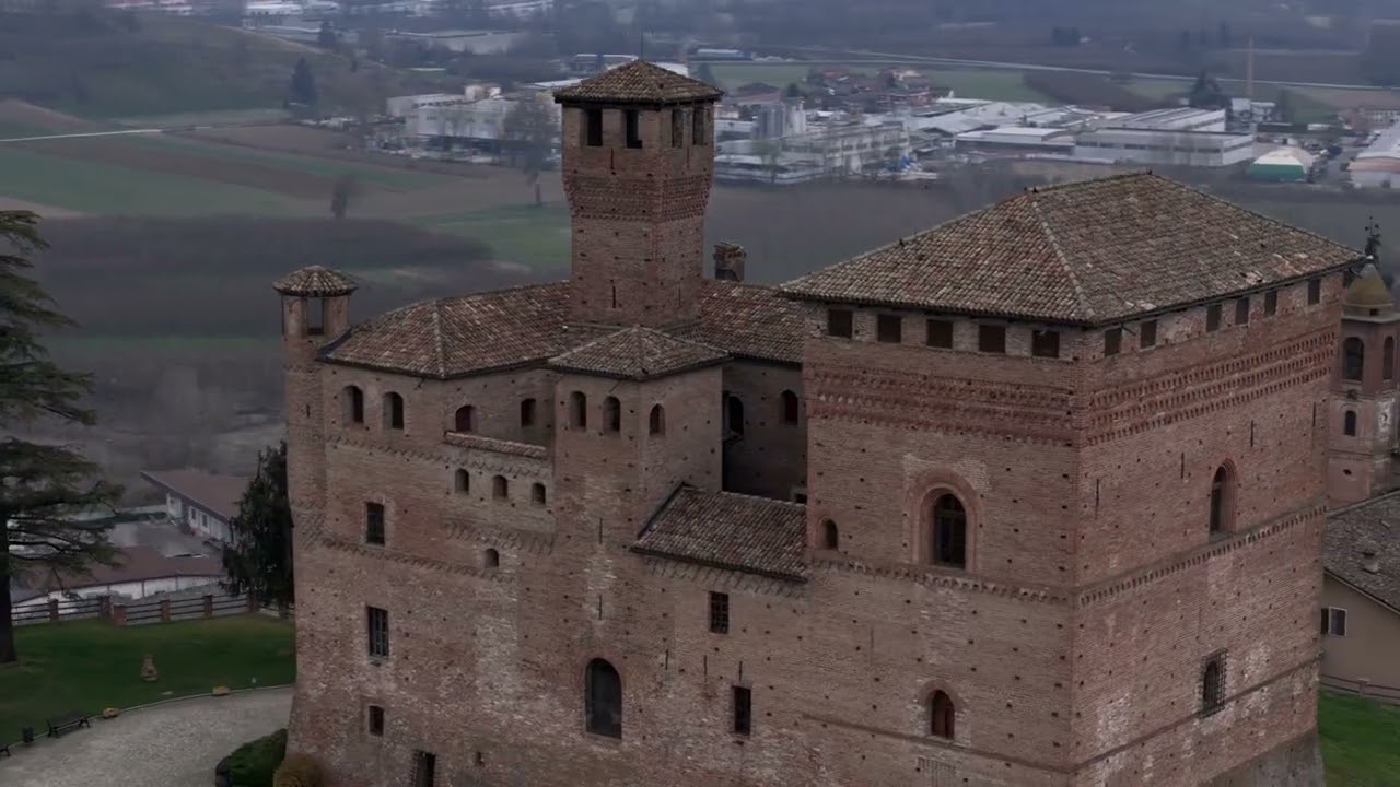Castello di Grinzane Cavour (CN) - Marzo 2025 - DJI Air 3 4K HDR