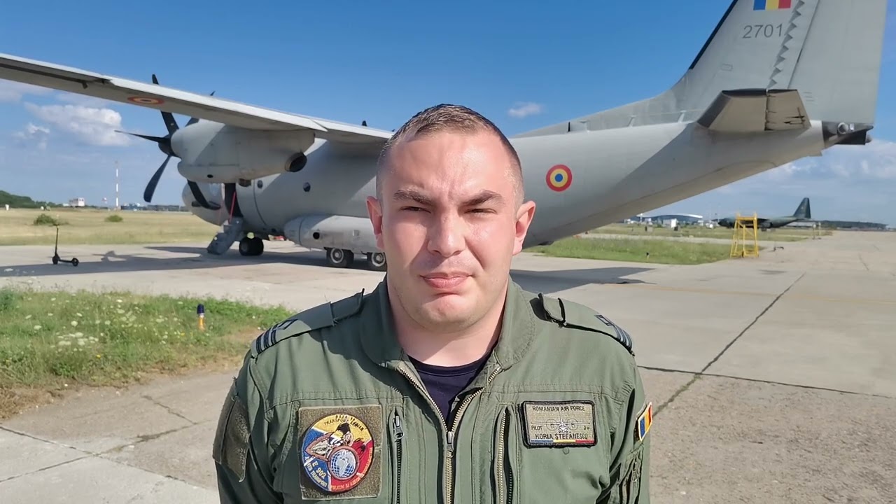Un pilot militar in fata camerei de filmat