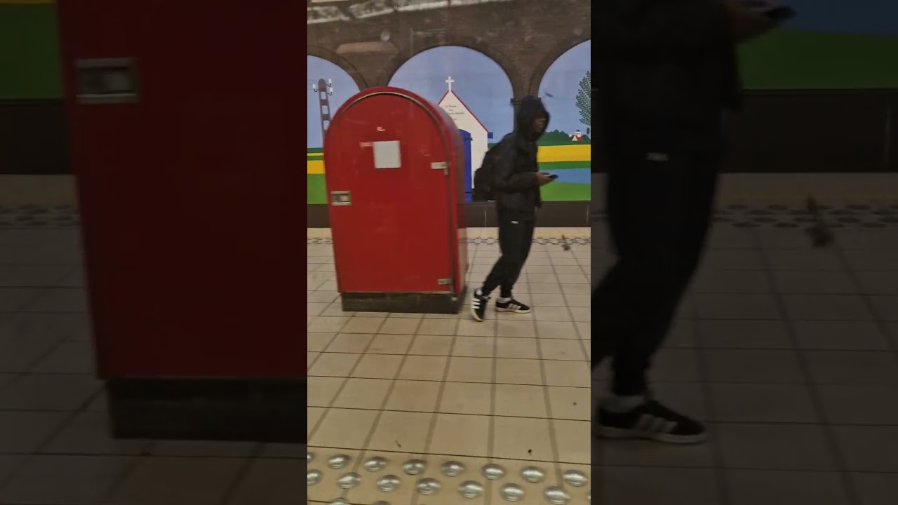 Trajet Entre Gare du midi et Delacroix Ligne 6 En Direction De Roi Baudouin (Metro Stib MX 1976)