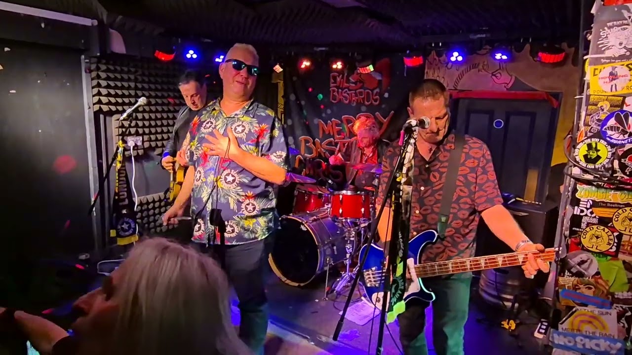 London Sewage Company at The Hope & Anchor, Islington, London playing 'Filmstar' on Sun. 21/12/25, 