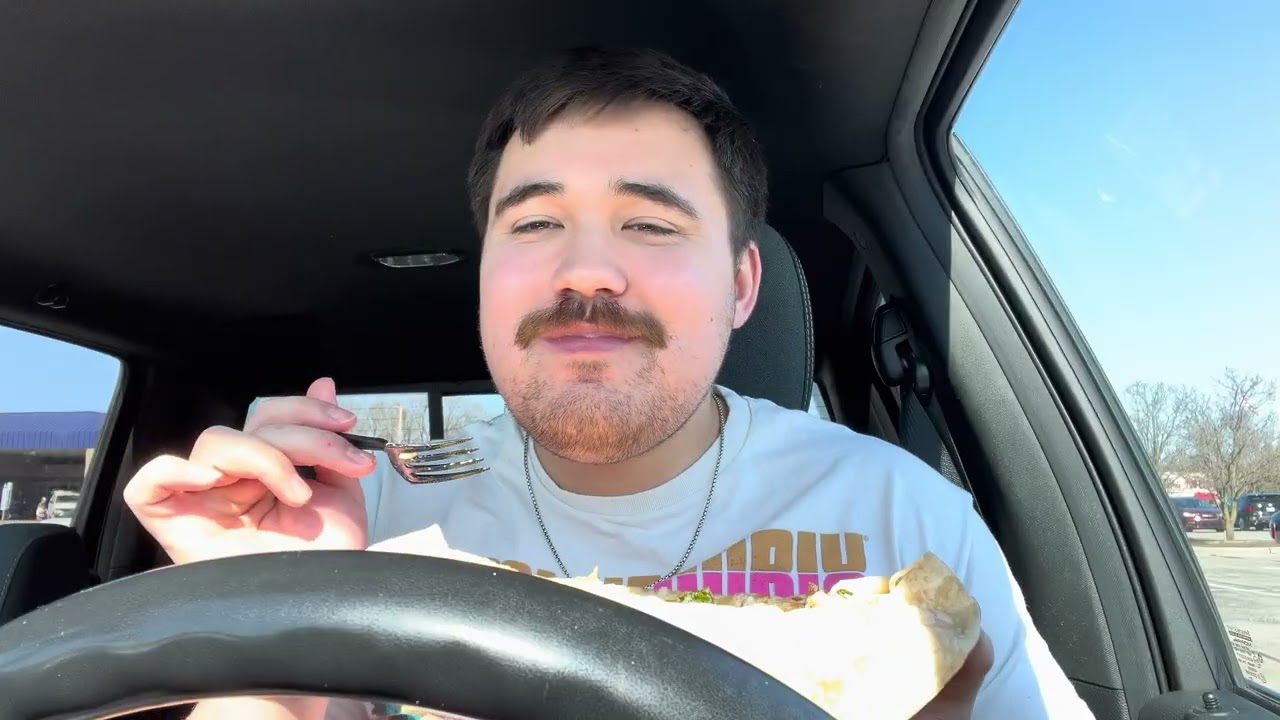 Chipotle mukbang! Comment what I should eat next! #mukbang #chipotle 