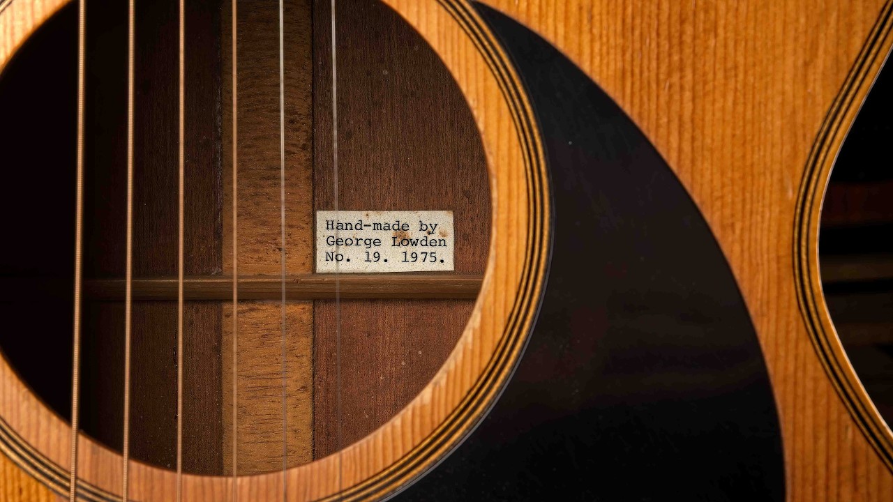 Lowden Guitars | No. 19 | Vintage Acoustic Guitar Demo