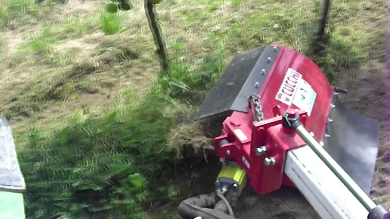 Diserbo meccanico frutteto Val di Non -Ecological Weed control Cucchi