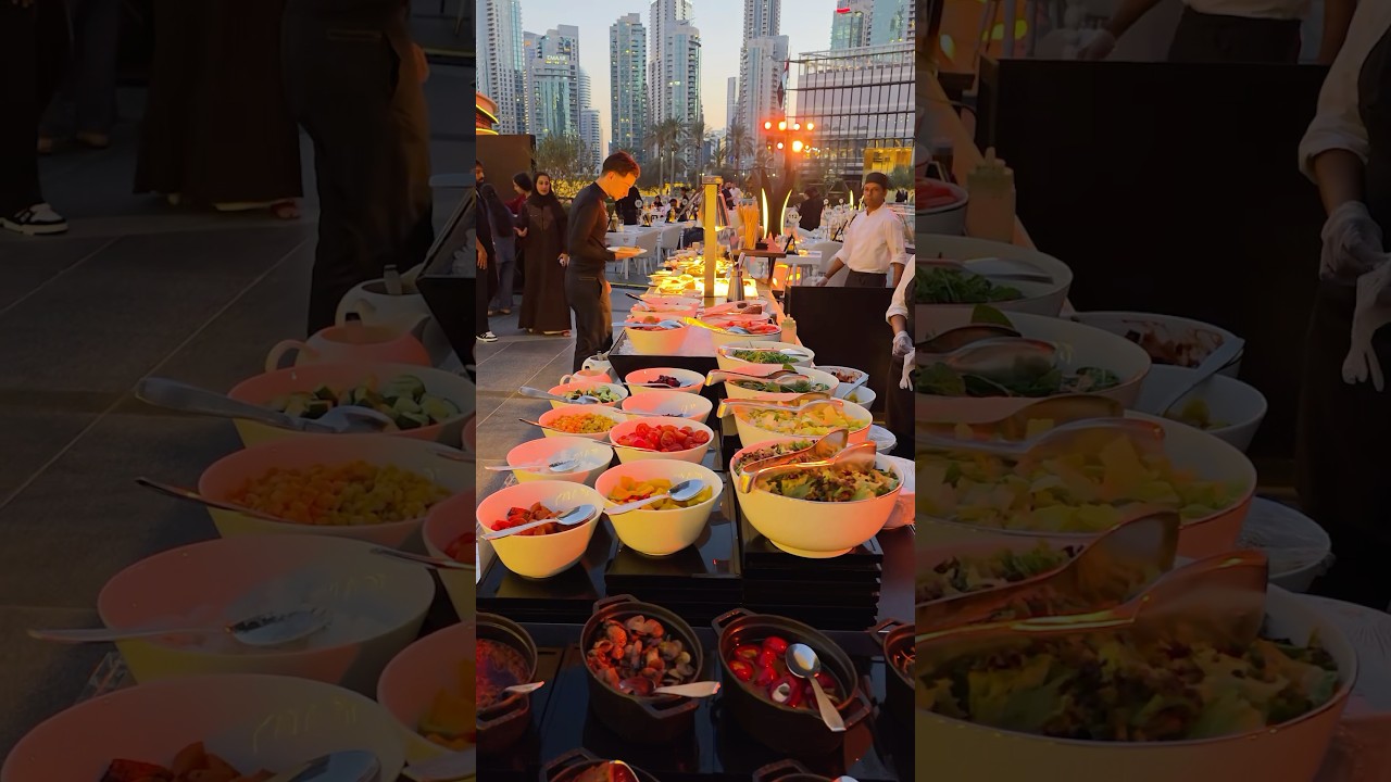 أنتو متخيلين بوفيه رمضانيه ببرج خليفه ب 385 درهم بس على شخص الواحد 🤩 #food مطعم ارماني ببرج خليفة