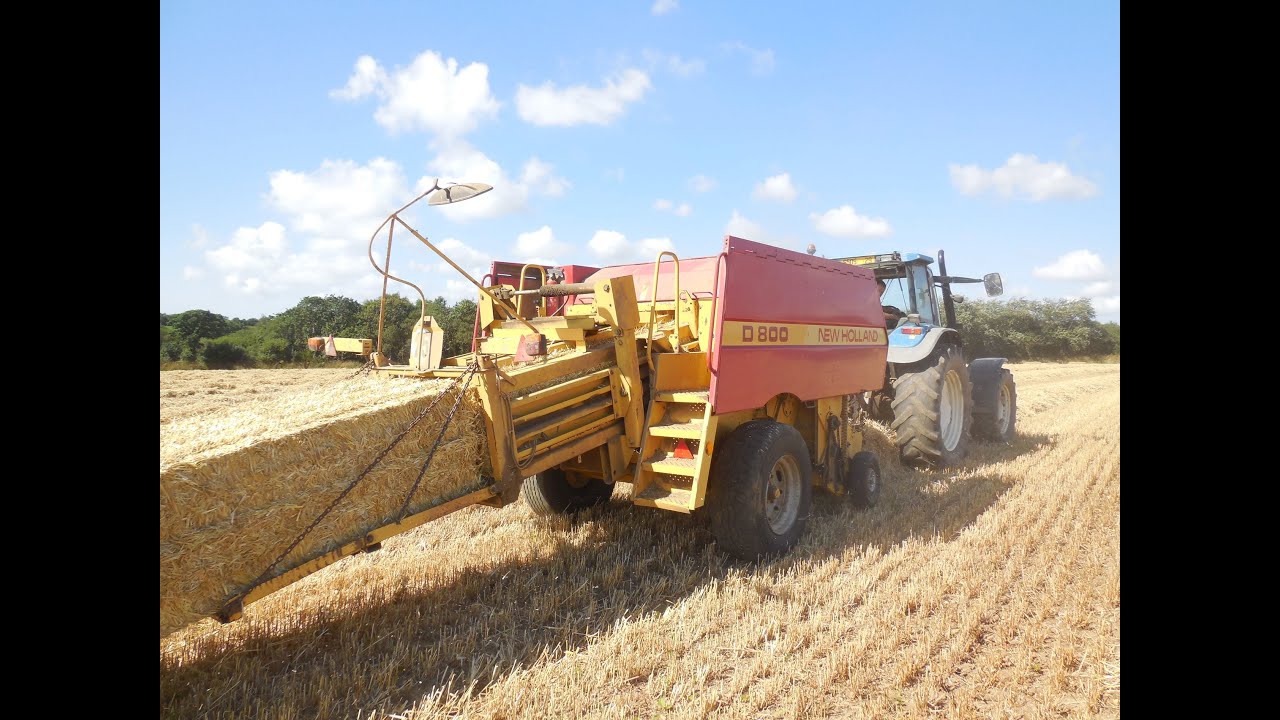 Pressage de paille 2014 New holland TM 125 et NH D 800