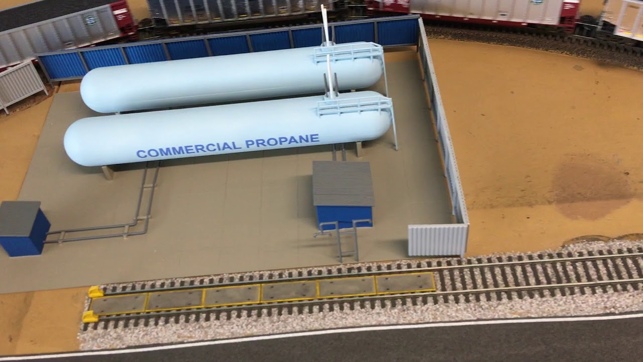 BNSF 9382 HO Scale Layout Update